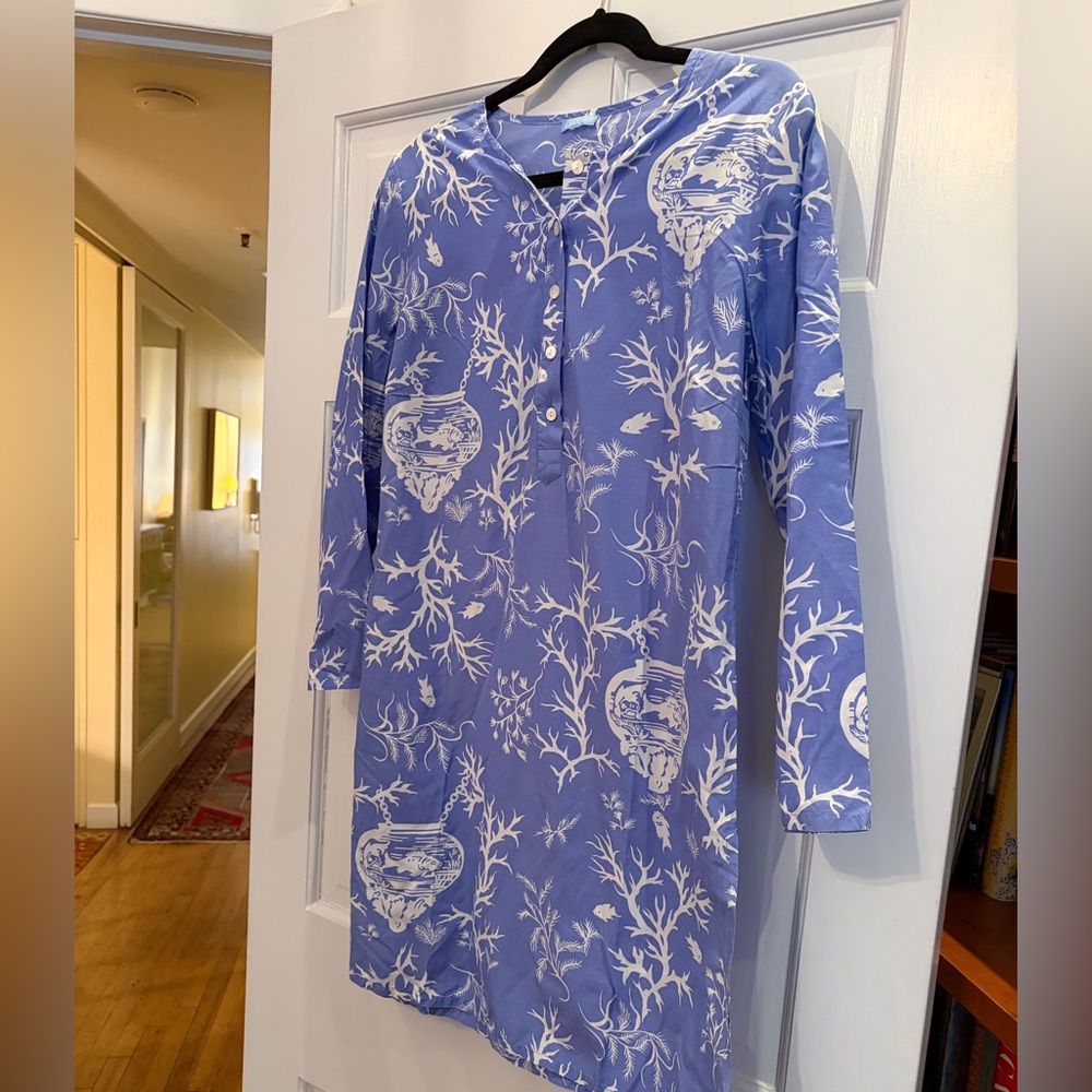J McLaughlin: Blue and White Printed Women's Coverup. Size XL